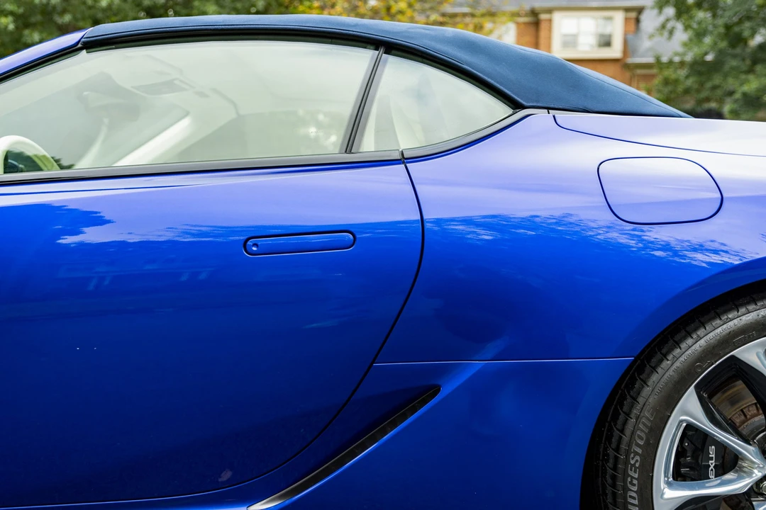 2021 Lexus LC - Image 29 of 31