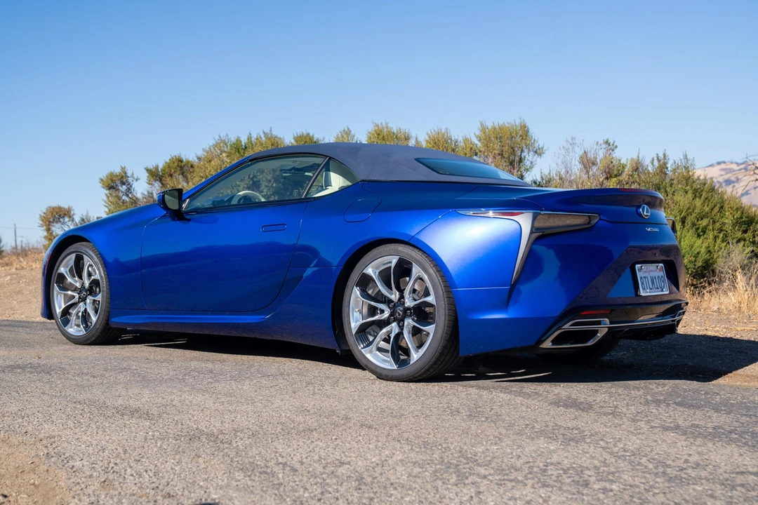 2021 Lexus LC - Image 15 of 31