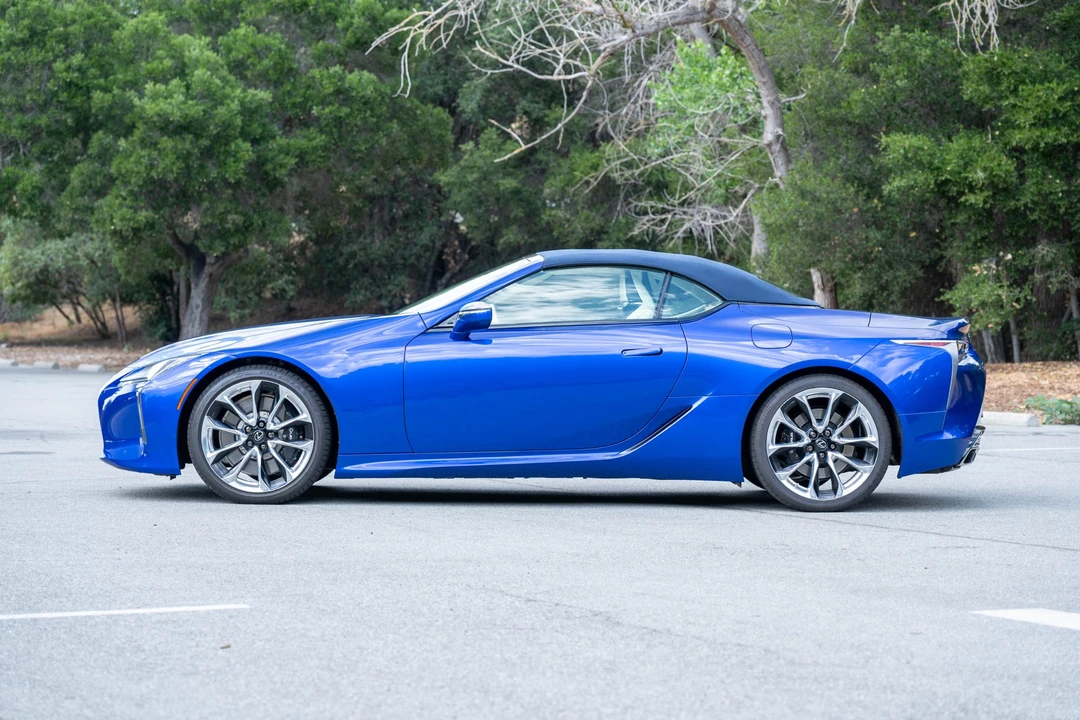 2021 Lexus LC - Image 10 of 31