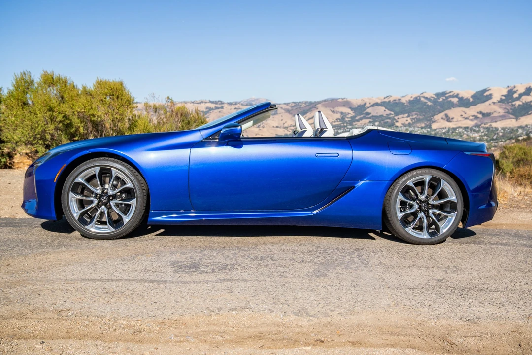 2021 Lexus LC - Image 8 of 31