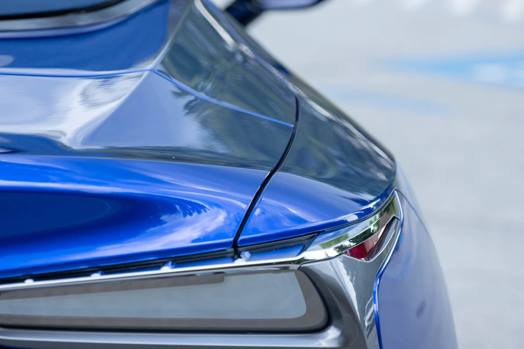 2021 Lexus LC - Image 28 of 31