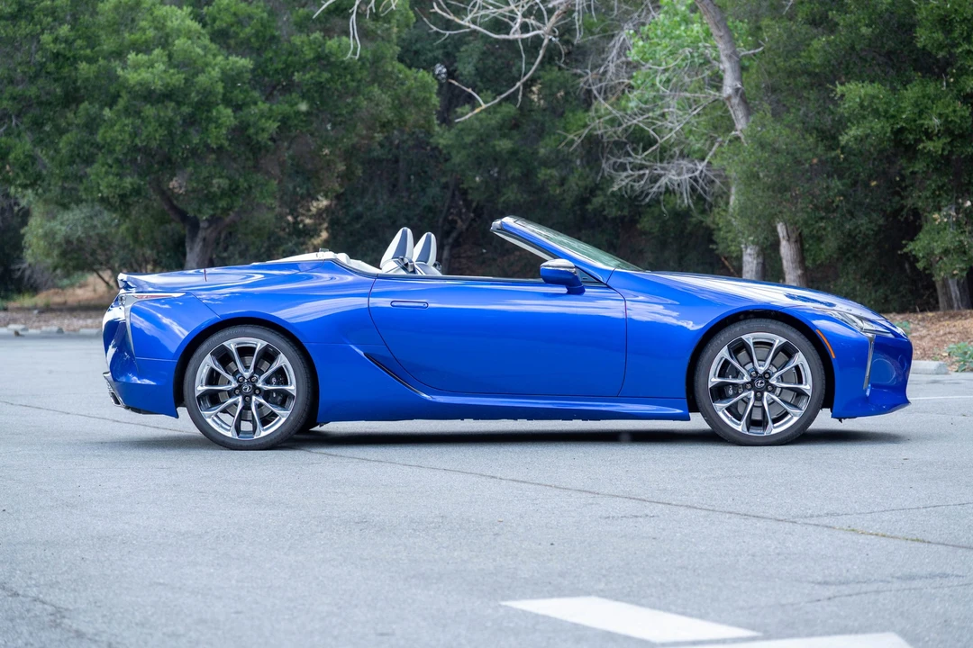 2021 Lexus LC - Image 7 of 31