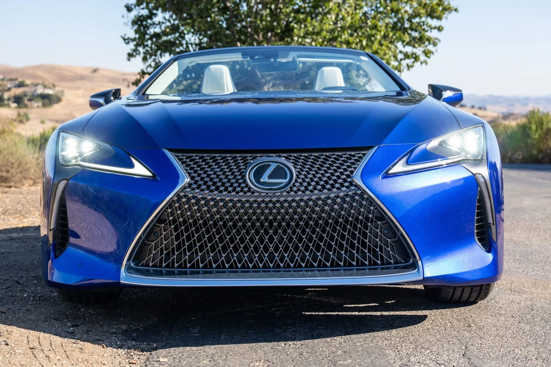 2021 Lexus LC - Image 17 of 31