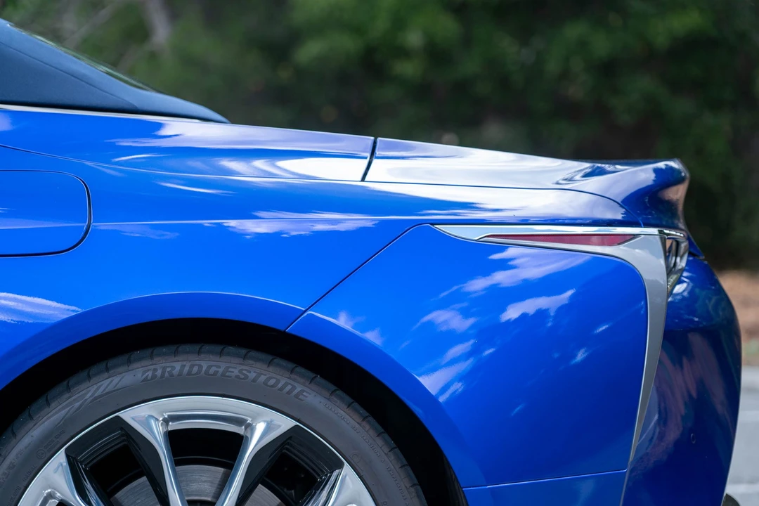 2021 Lexus LC - Image 24 of 31