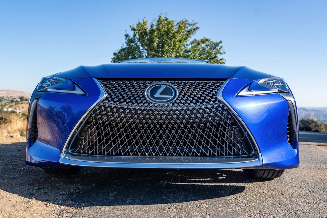 2021 Lexus LC - Image 25 of 31
