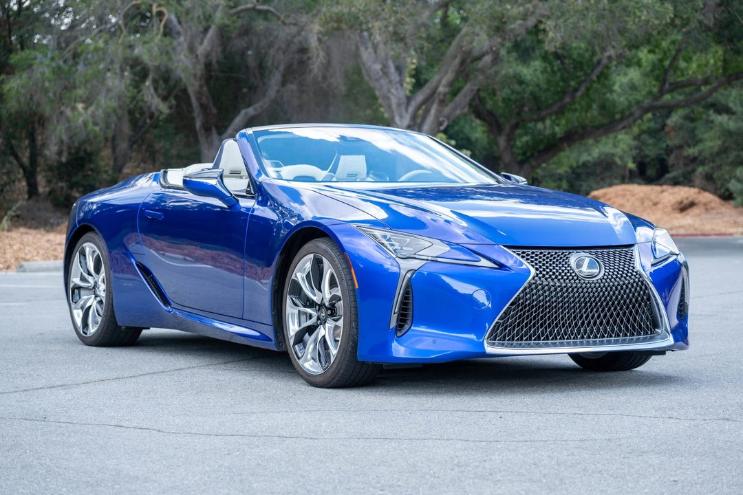 2021 Lexus LC - Image 8 of 31