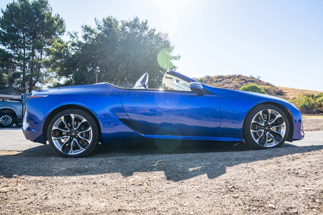 2021 Lexus LC - Image 4 of 31