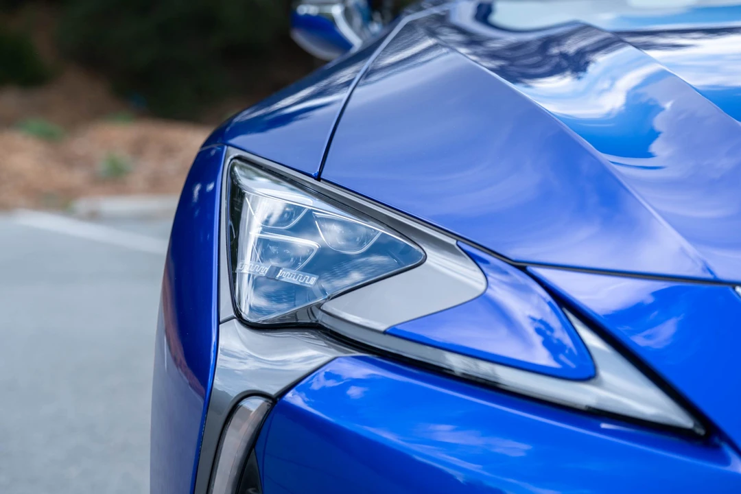 2021 Lexus LC - Image 18 of 31