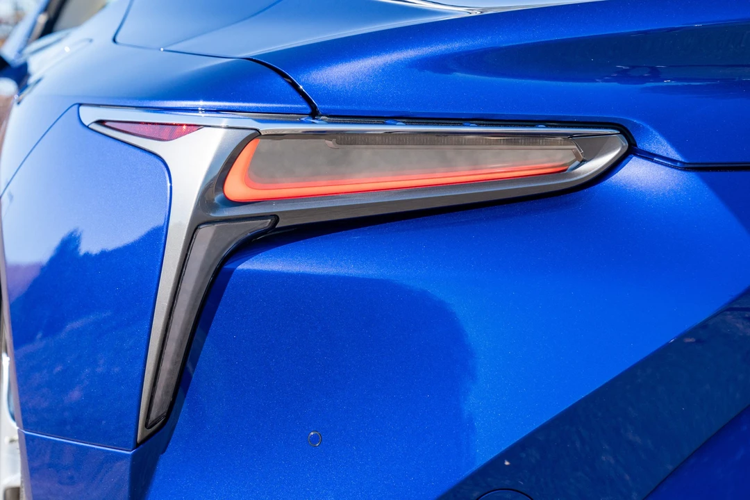 2021 Lexus LC - Image 21 of 31