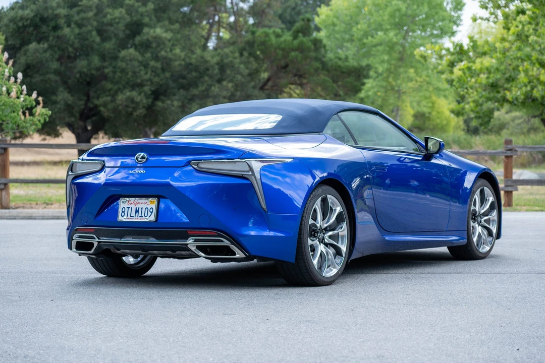 2021 Lexus LC - Image 13 of 31