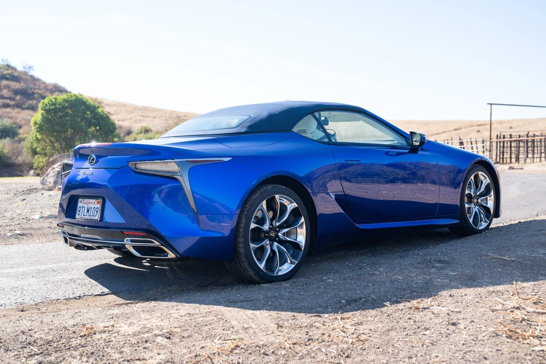 2021 Lexus LC - Image 13 of 31