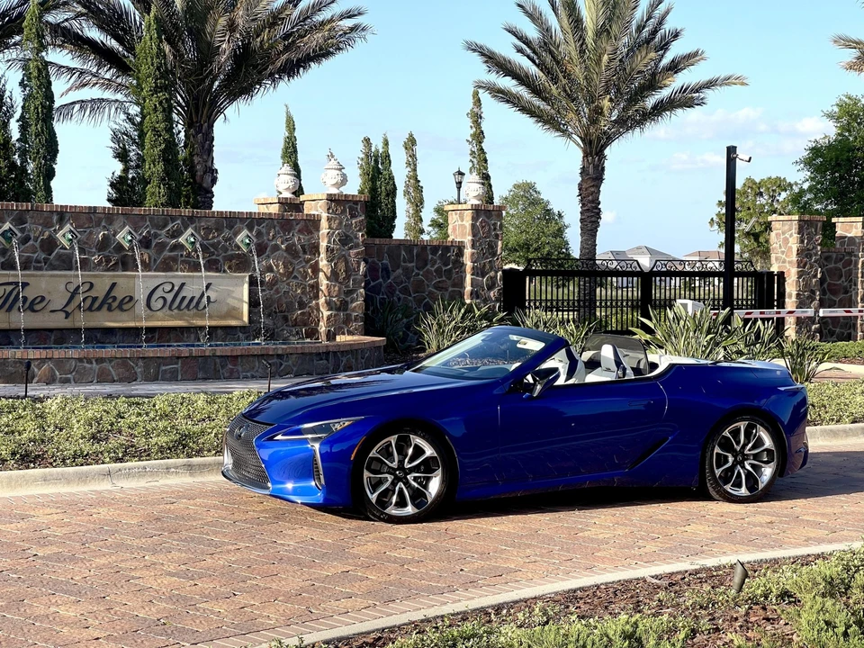 2021 Lexus LC - Image 13 of 31