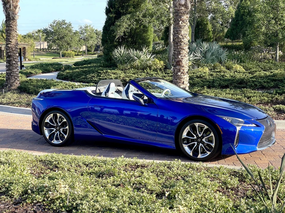 2021 Lexus LC - Image 6 of 31