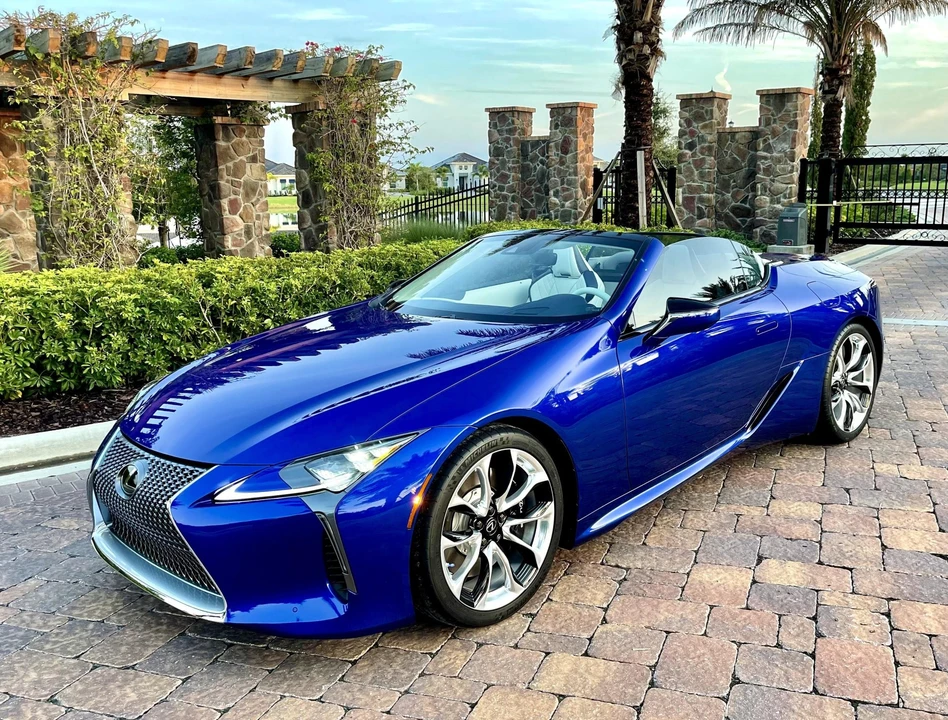 2021 Lexus LC - Image 11 of 31
