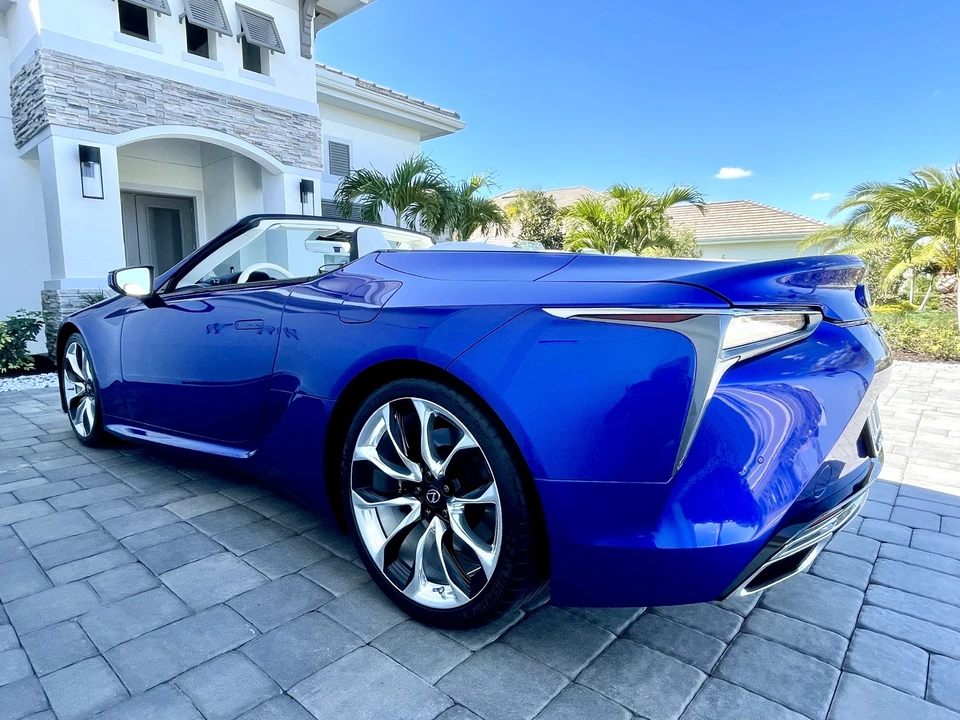 2021 Lexus LC - Image 25 of 31
