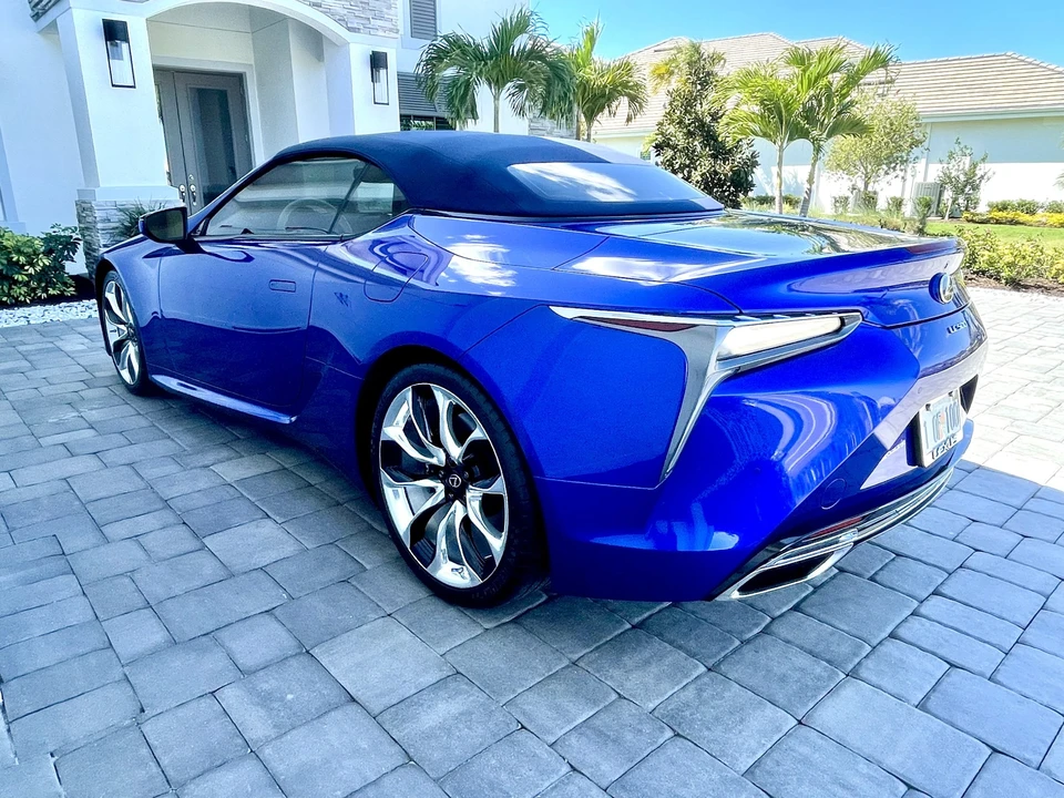 2021 Lexus LC - Image 27 of 31