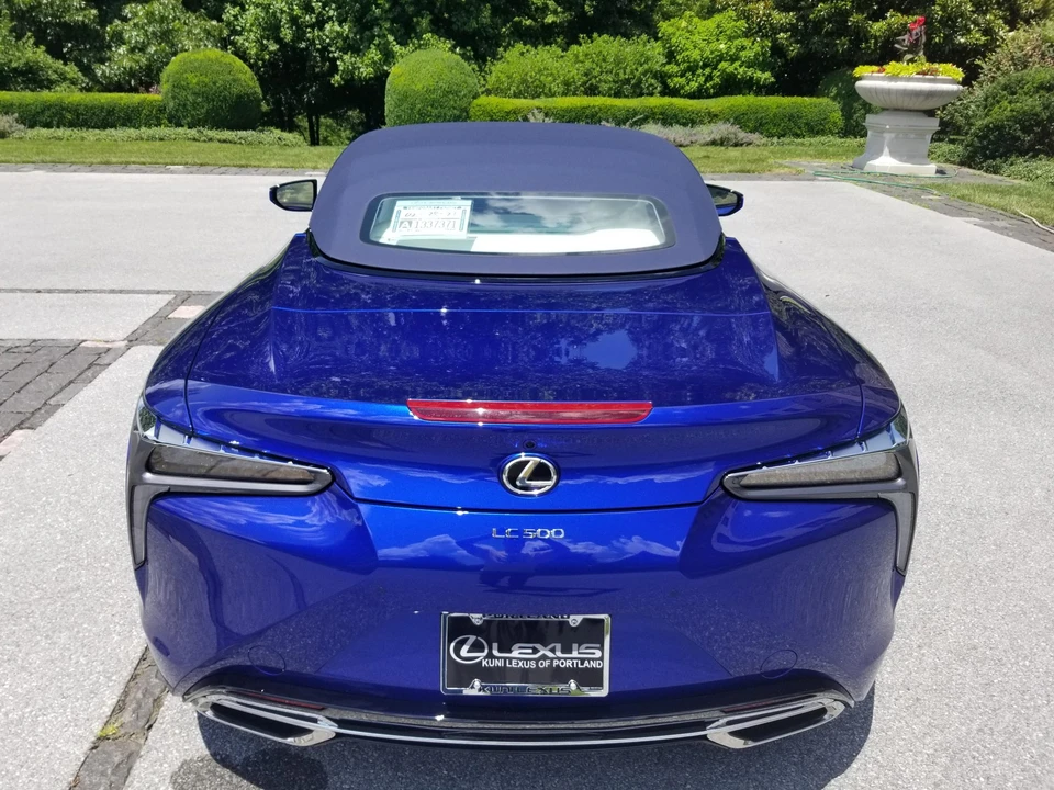 2021 Lexus LC - Image 18 of 31