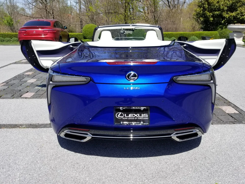 2021 Lexus LC - Image 11 of 31