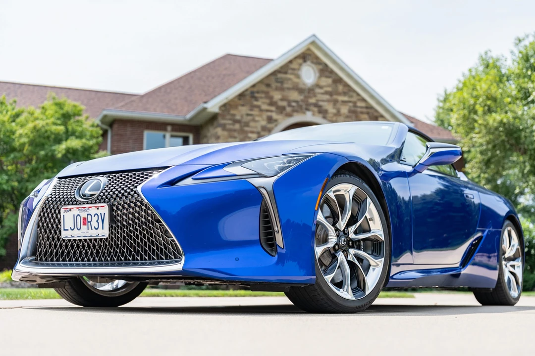 2021 Lexus LC - Image 17 of 31