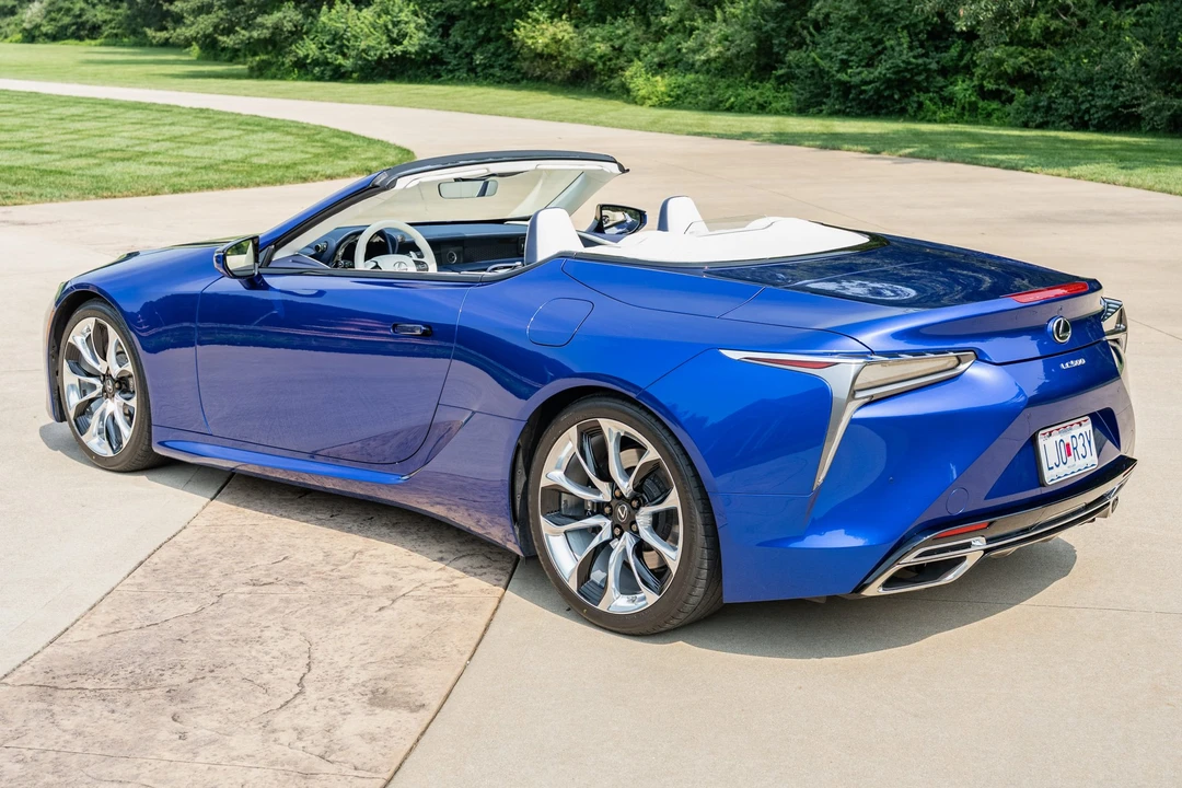 2021 Lexus LC - Image 7 of 31