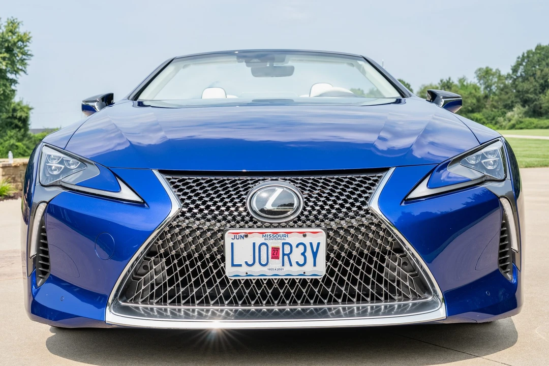 2021 Lexus LC - Image 18 of 31
