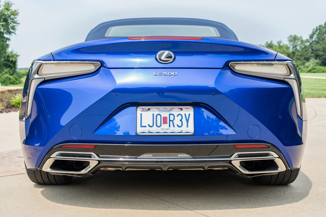 2021 Lexus LC - Image 25 of 31