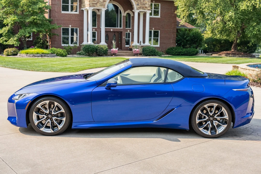 2021 Lexus LC - Image 15 of 31