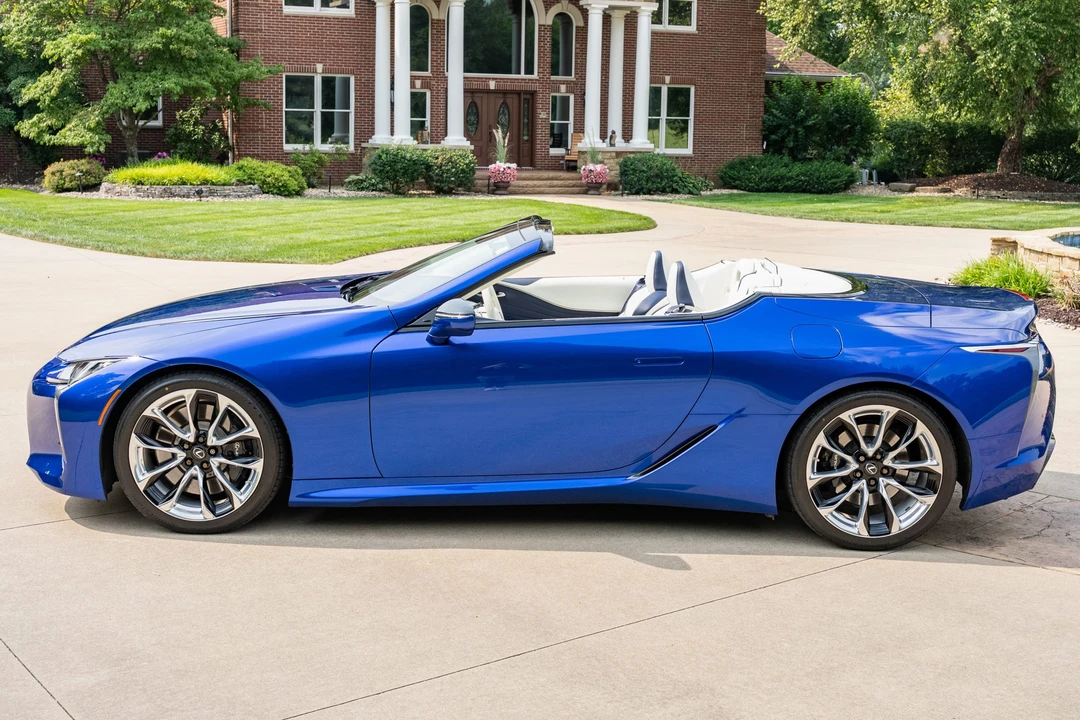 2021 Lexus LC - Image 8 of 31