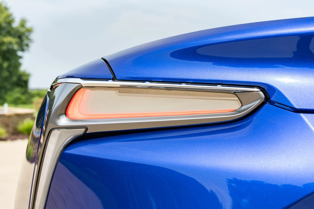 2021 Lexus LC - Image 26 of 31