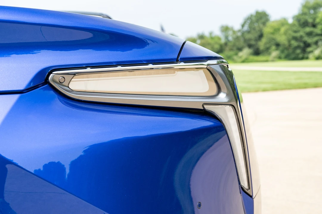 2021 Lexus LC - Image 29 of 31