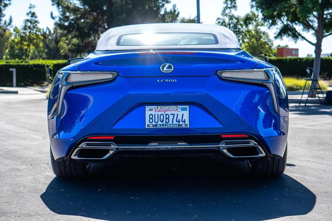 2021 Lexus LC - Image 28 of 31