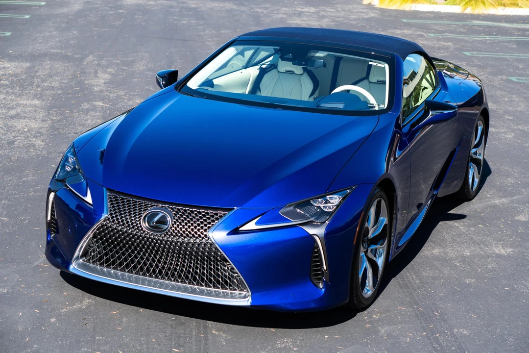 2021 Lexus LC - Image 17 of 31
