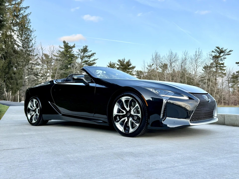 2021 Lexus LC - Image 27 of 31