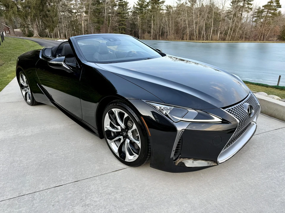 2021 Lexus LC - Image 29 of 31