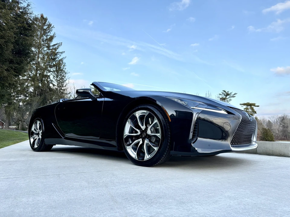 2021 Lexus LC - Image 28 of 31