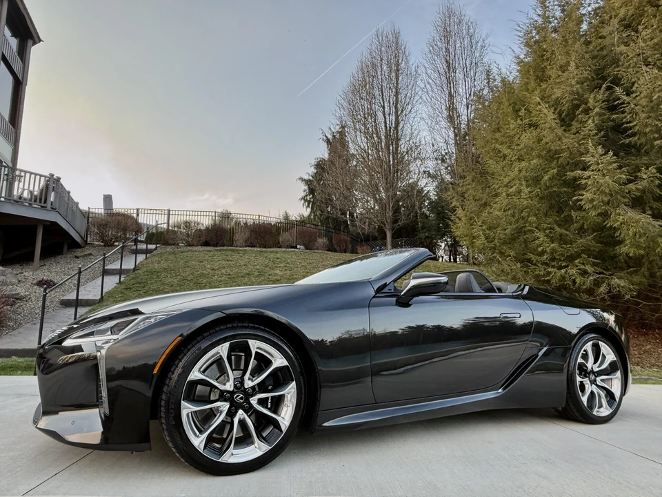 2021 Lexus LC - Image 15 of 31