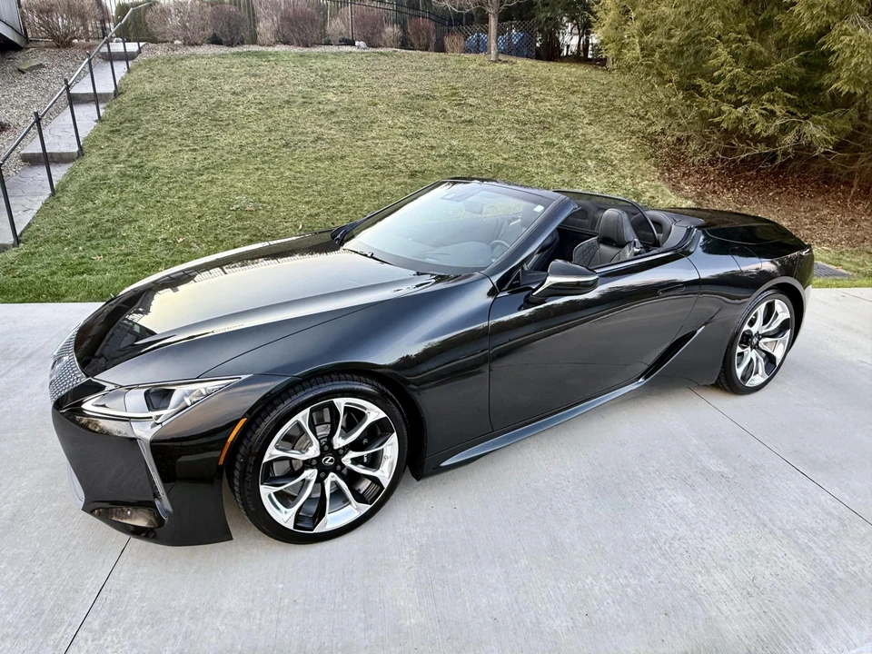 2021 Lexus LC - Image 13 of 31