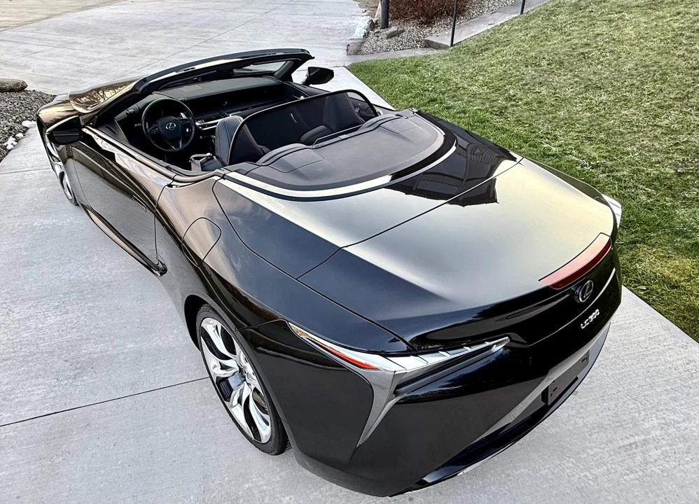 2021 Lexus LC - Image 18 of 31