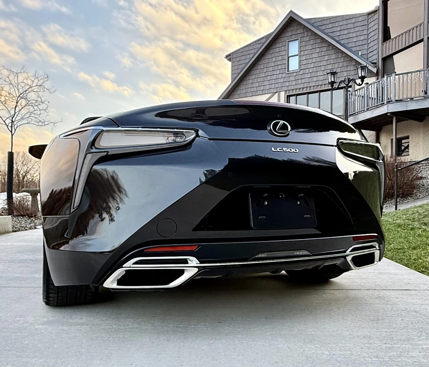 2021 Lexus LC - Image 19 of 31