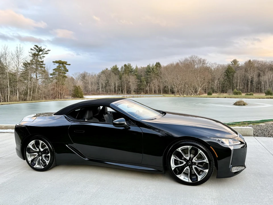 2021 Lexus LC - Image 8 of 31