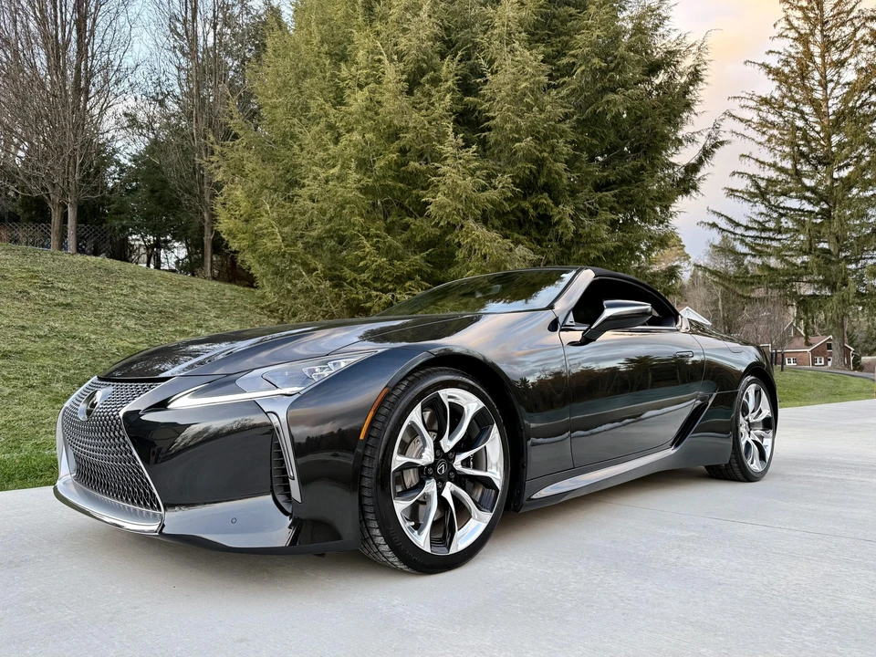 2021 Lexus LC - Image 2 of 31