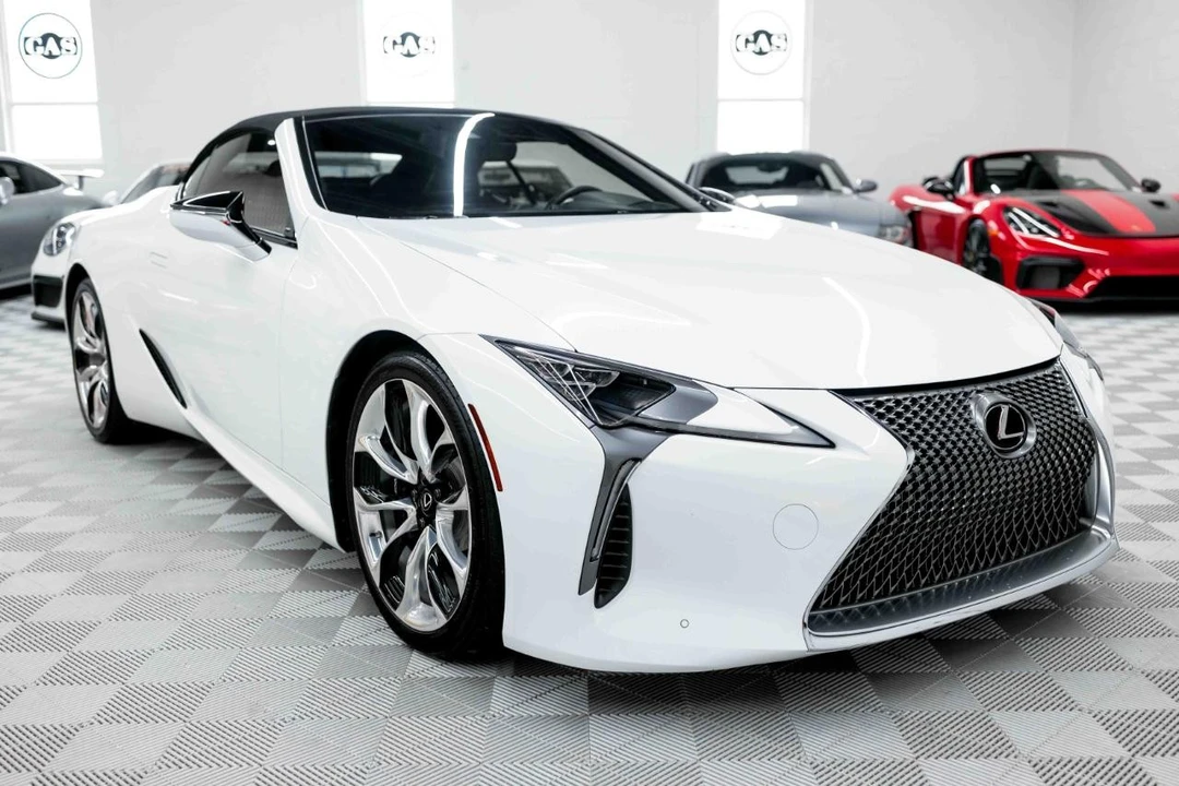 2021 Lexus LC - Image 12 of 31