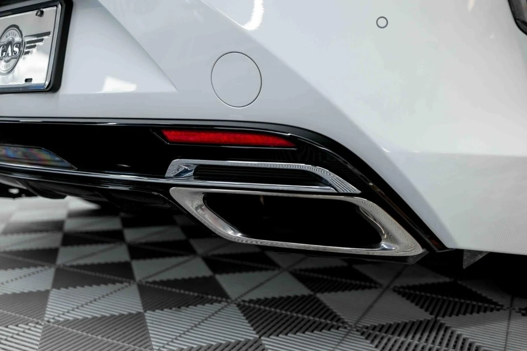 2021 Lexus LC - Image 27 of 31