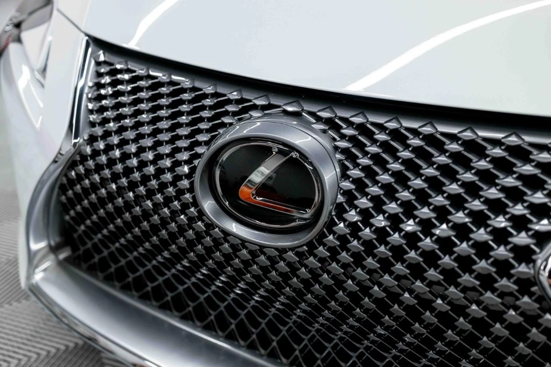 2021 Lexus LC - Image 17 of 31
