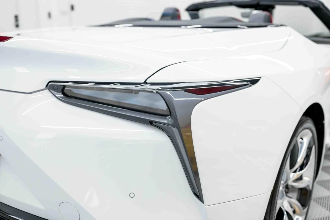 2021 Lexus LC - Image 26 of 31