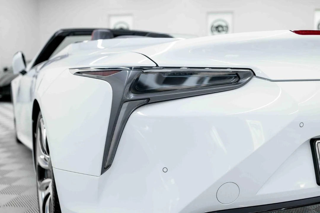 2021 Lexus LC - Image 30 of 31