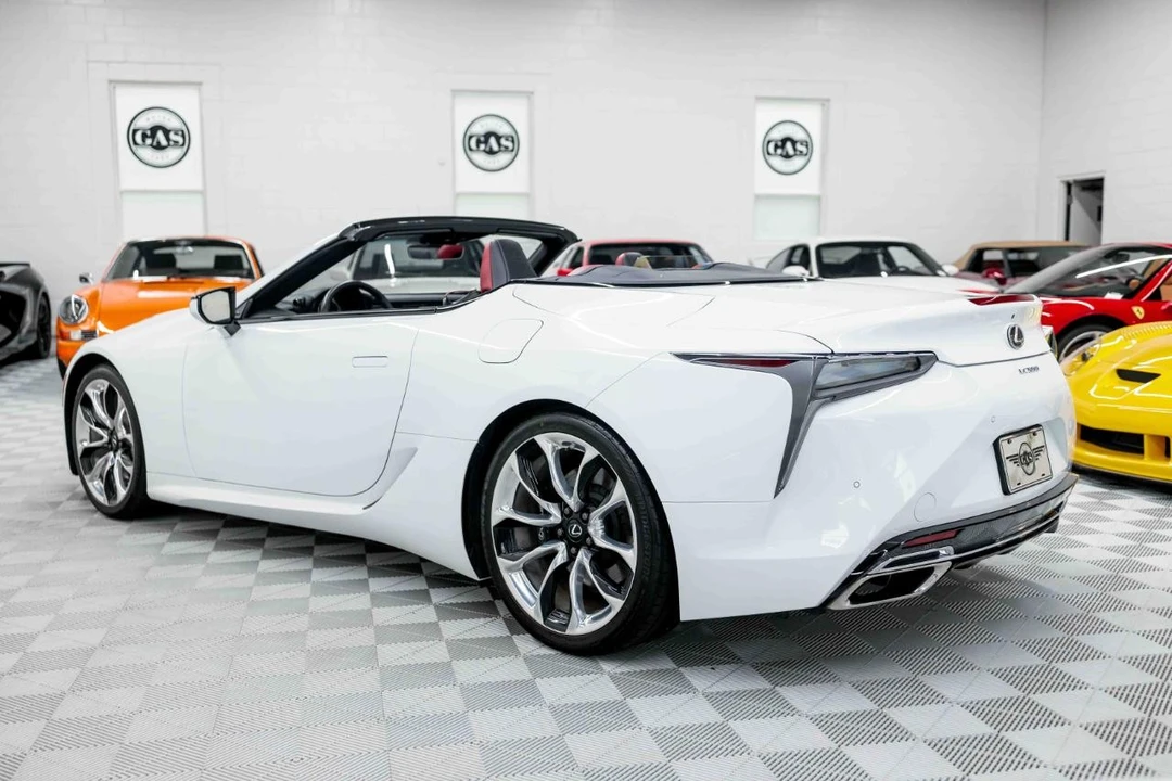2021 Lexus LC - Image 9 of 31