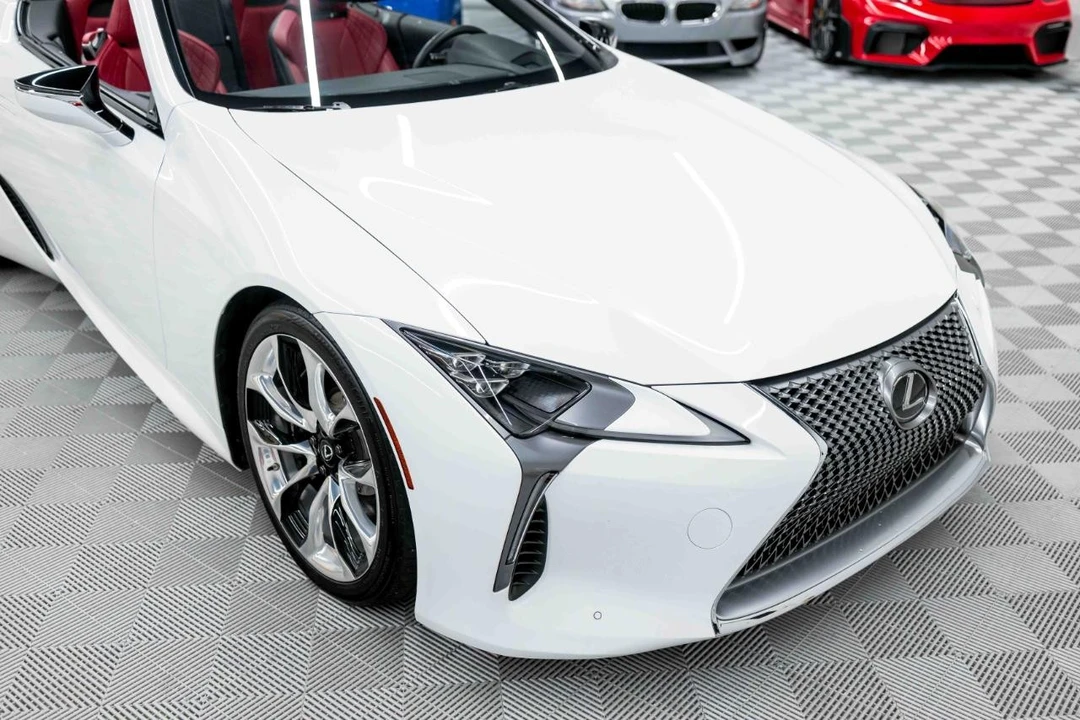 2021 Lexus LC - Image 19 of 31