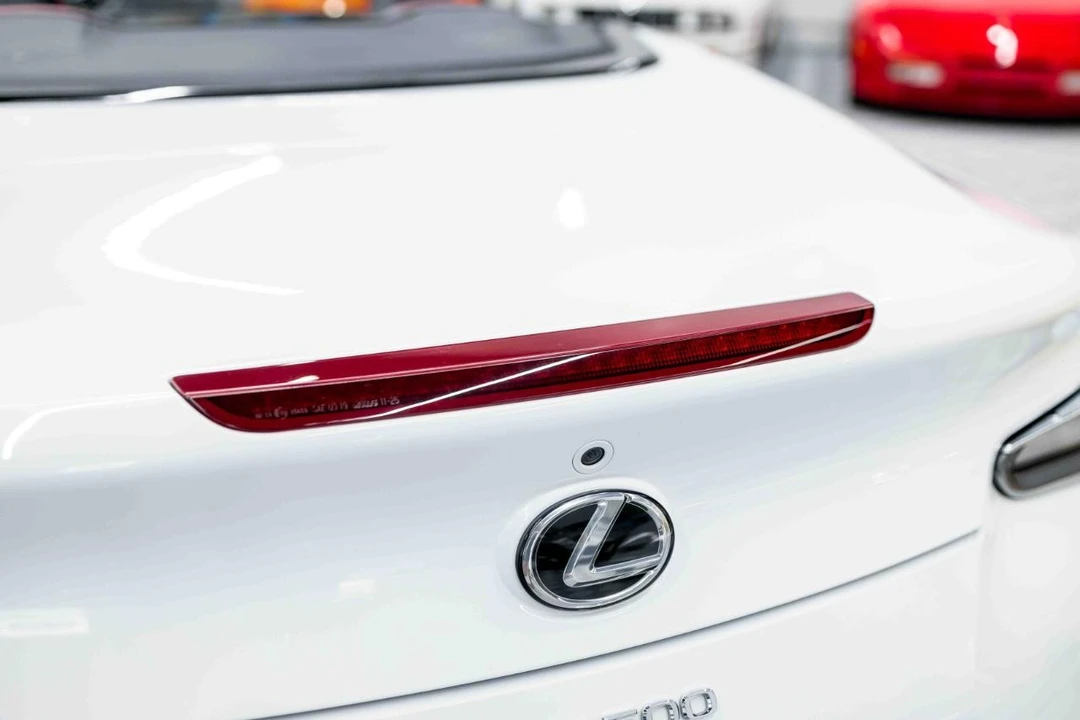 2021 Lexus LC - Image 29 of 31
