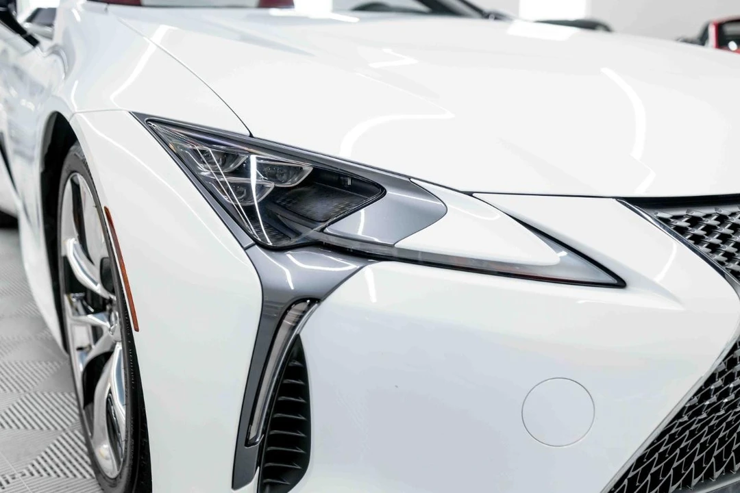 2021 Lexus LC - Image 18 of 31